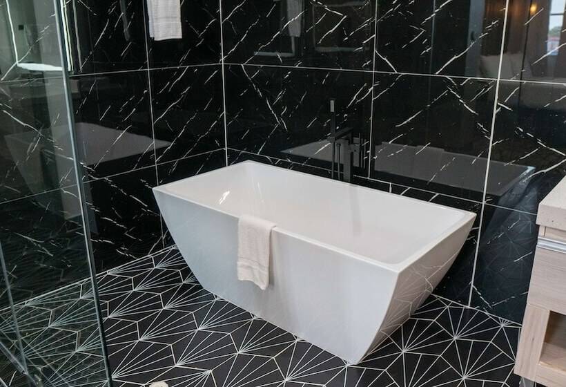 Surestay Hotel By Best Western Houston Southeast