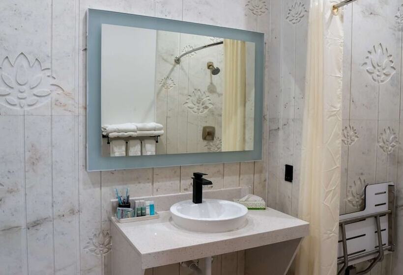 Surestay Hotel By Best Western Houston Southeast