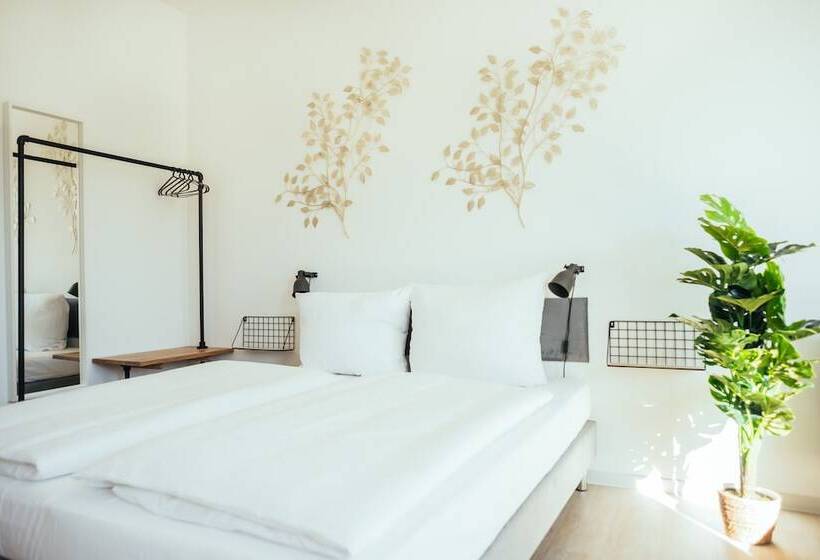 The Rix Studios & Suites