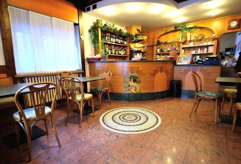 簡易ホテル Albergo Ristorante Morandi