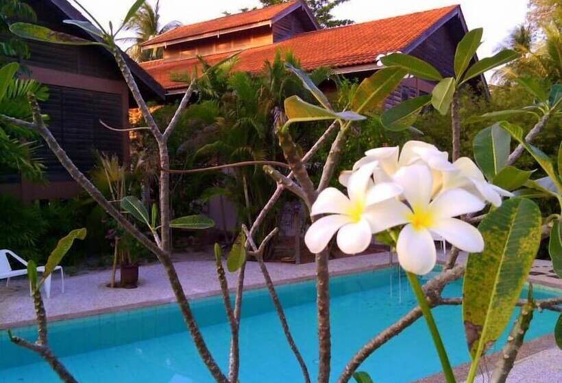 هتل Panji Panji Tropical Wooden Home