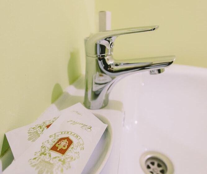 Отель White House