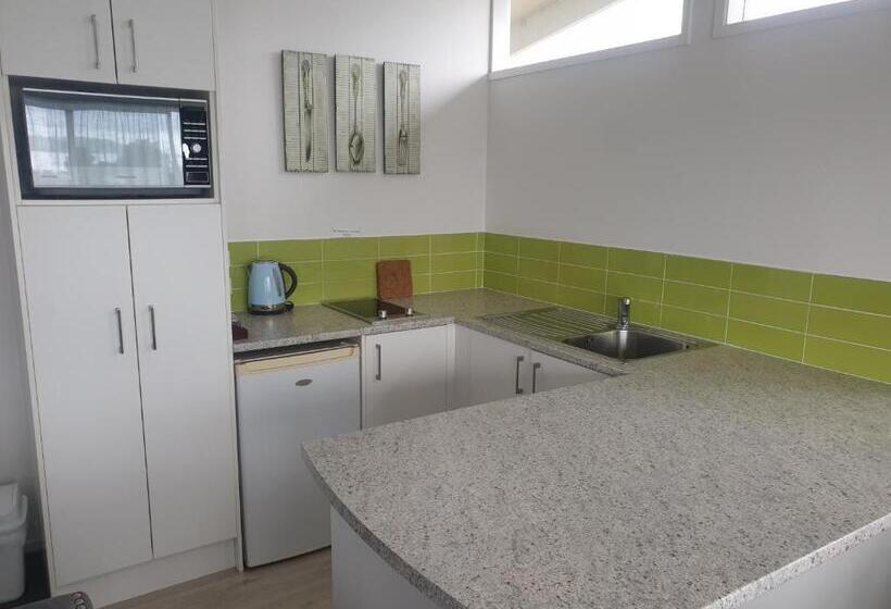 Little Haven Formerly 52 On Rifle Motel