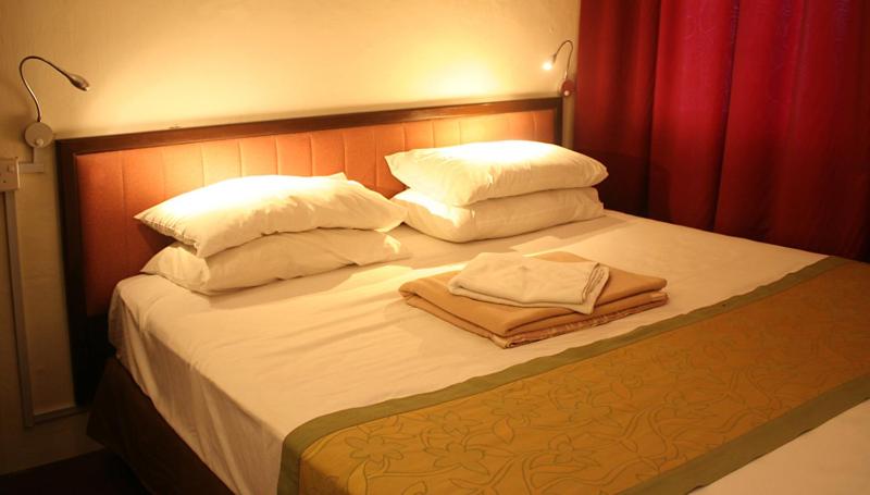 Red Inn Court   Hostel