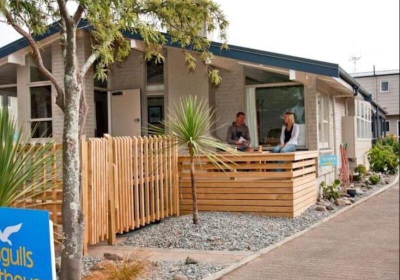 Общежитие Seagulls Guesthouse