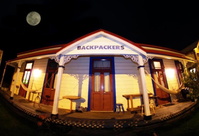 הוסטל Stables Lodge Backpackers