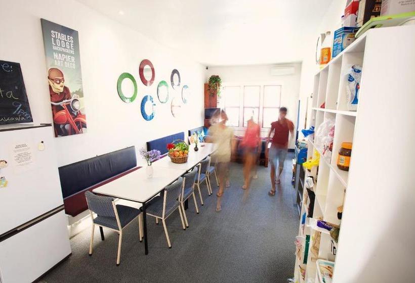 הוסטל Stables Lodge Backpackers