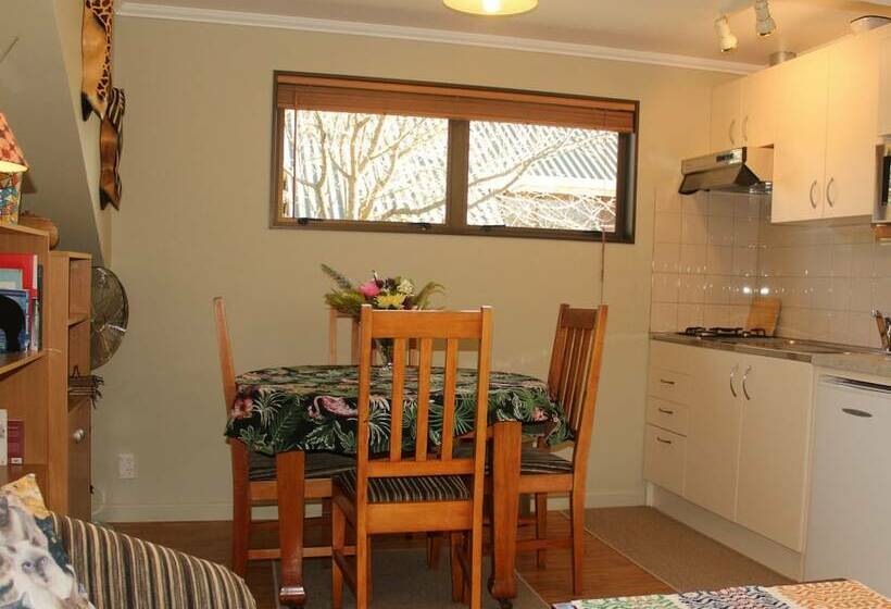 Annick House Bed And Breakfast