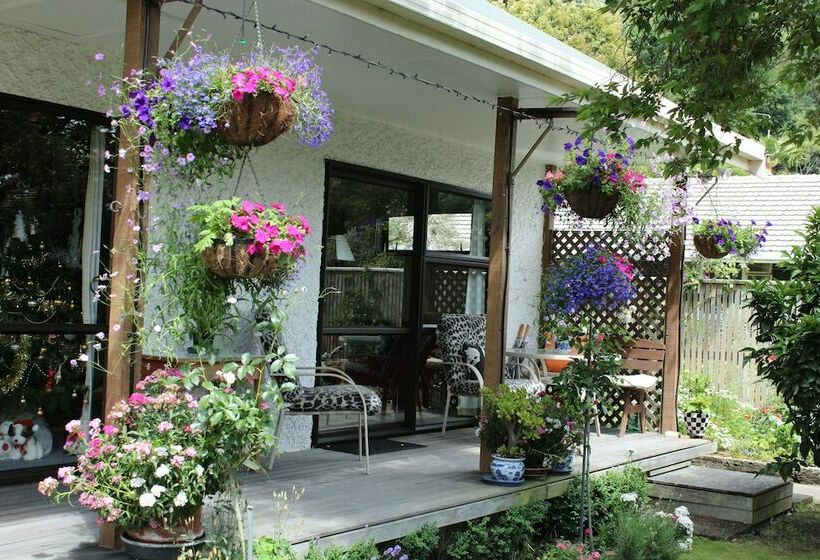 Annick House Bed And Breakfast