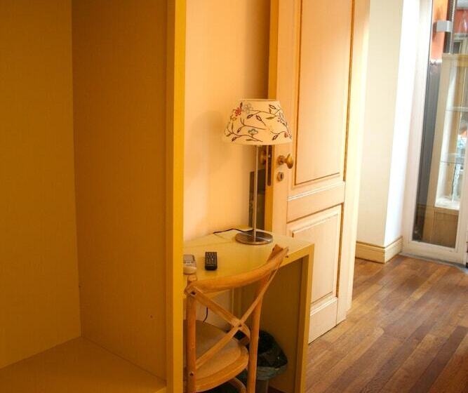 تختخواب و صبحانه Camere A Sud