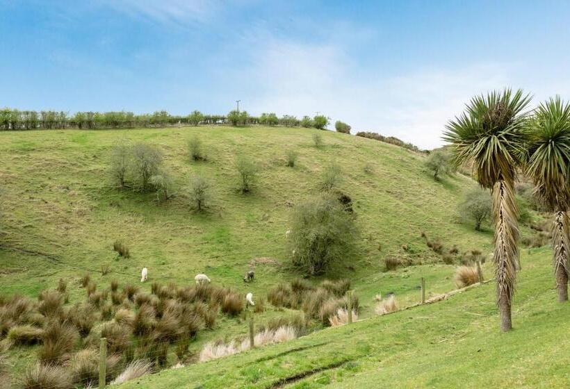 تختخواب و صبحانه Hunters Moon