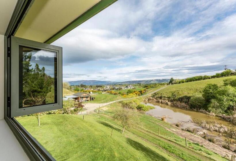 تختخواب و صبحانه Hunters Moon