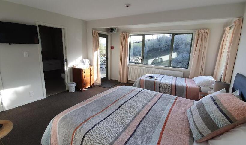 تختخواب و صبحانه Hunters Moon