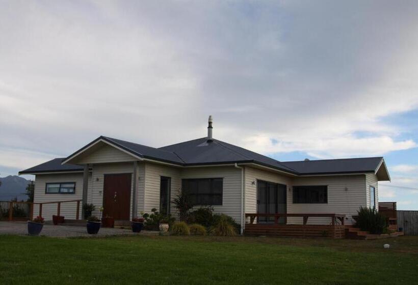 تختخواب و صبحانه Richmond Farm Lodge