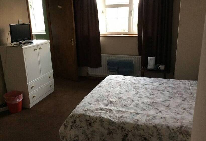 مبيت وإفطار The Lodge Guest House