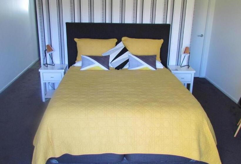 צימר Tongariro Suites