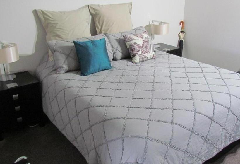 צימר Tongariro Suites