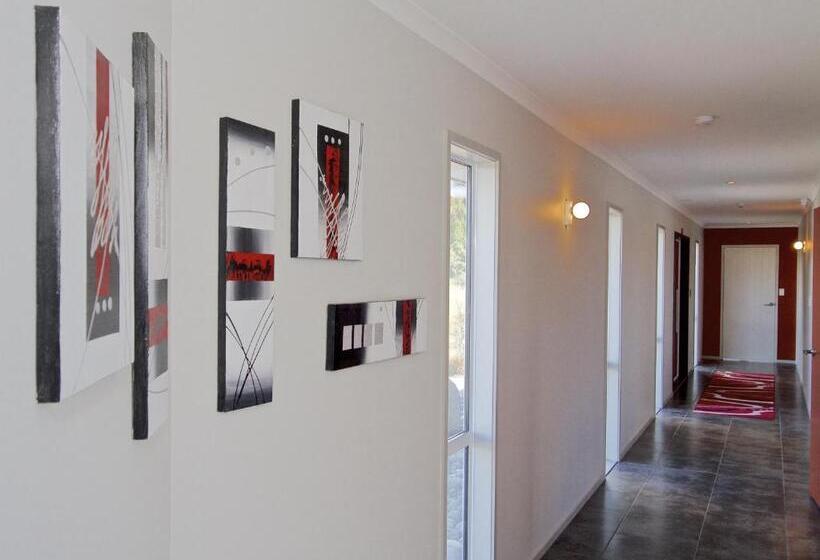 צימר Tongariro Suites