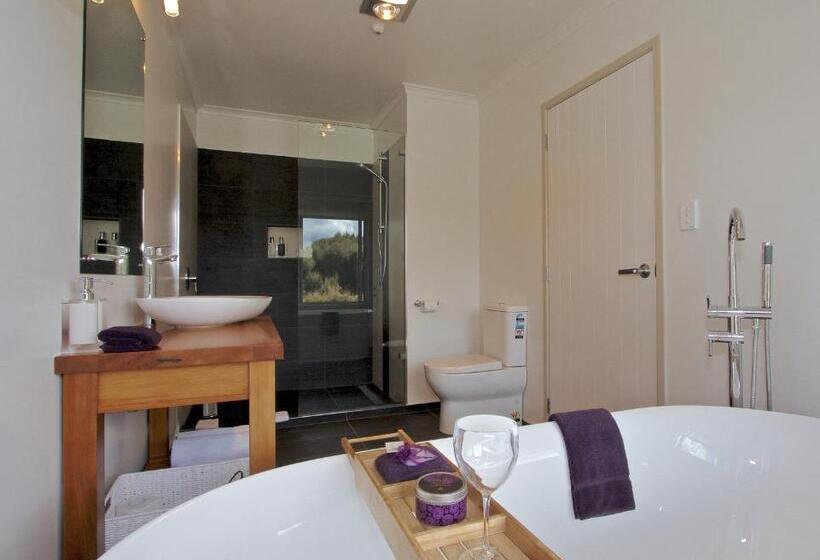 مبيت وإفطار Tongariro Suites