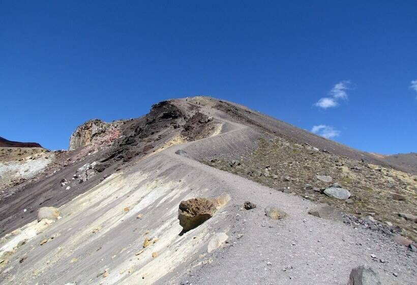 צימר Tongariro Suites