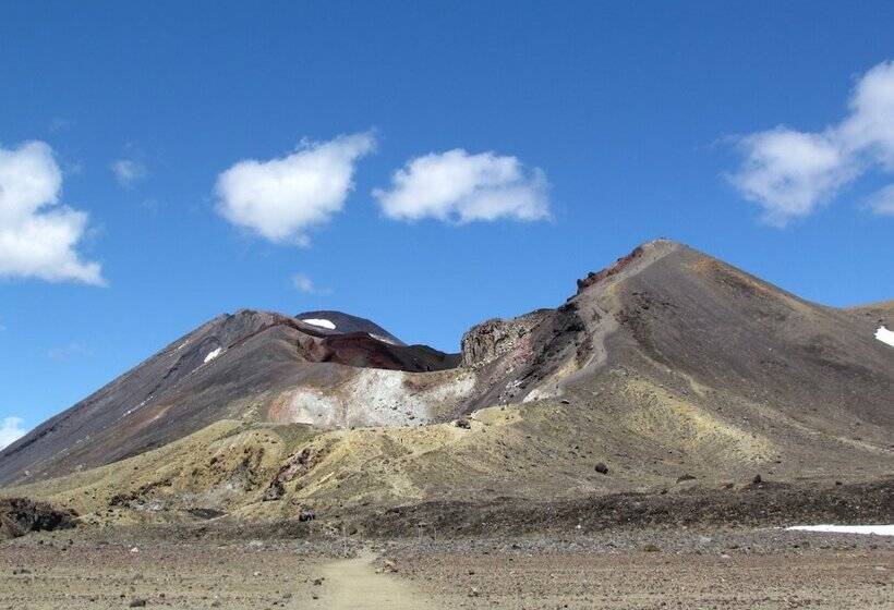 צימר Tongariro Suites