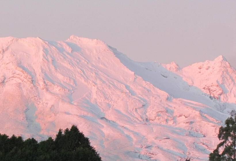 צימר Tongariro Suites