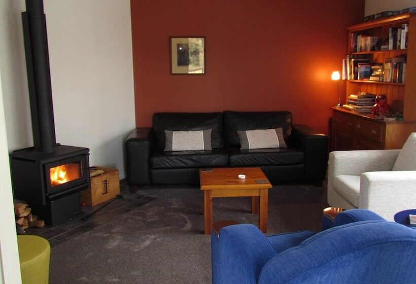 مبيت وإفطار Tongariro Suites