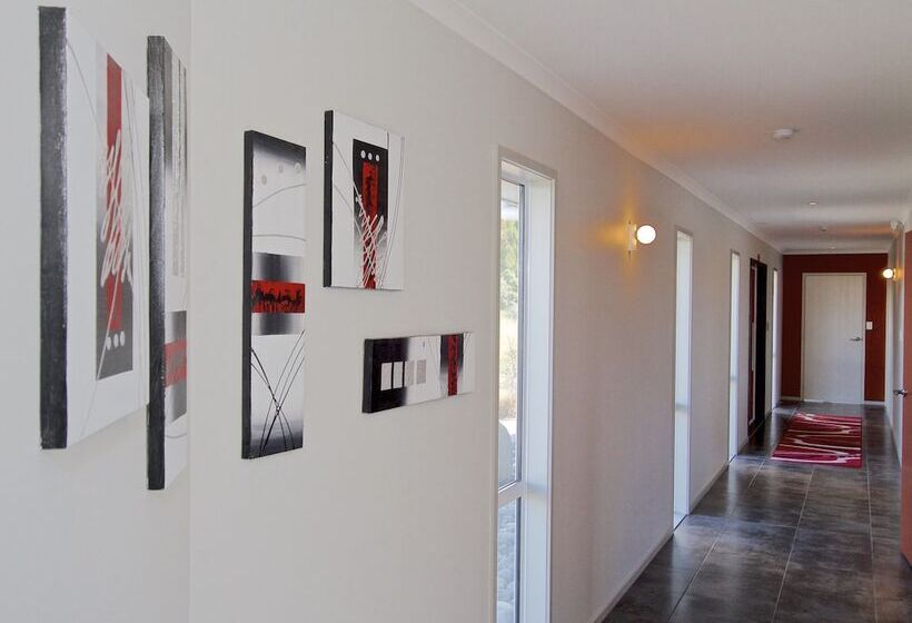 צימר Tongariro Suites