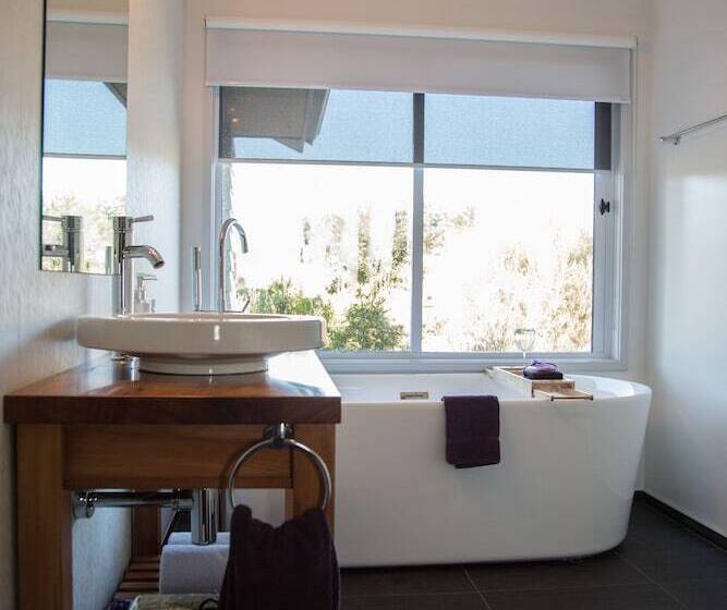 مبيت وإفطار Tongariro Suites
