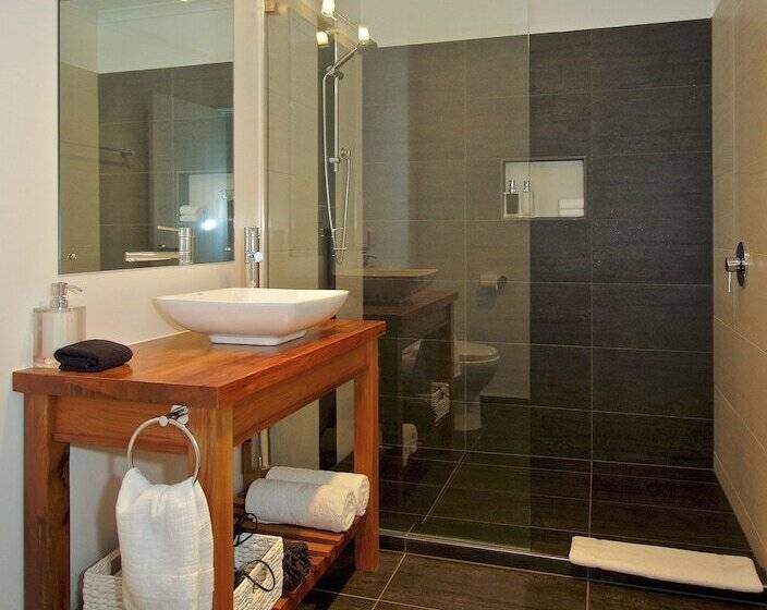 צימר Tongariro Suites