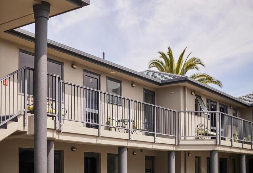 Blenheim Palms Motel