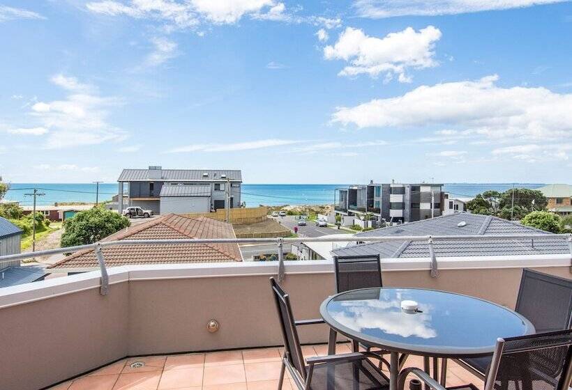 Boatshed Motel Apartments