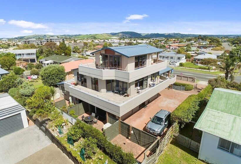 Boatshed Motel Apartments