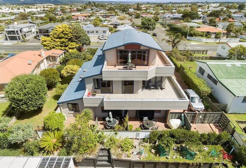 Boatshed Motel Apartments