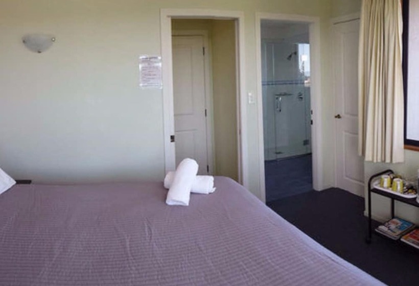 Boatshed Motel Apartments