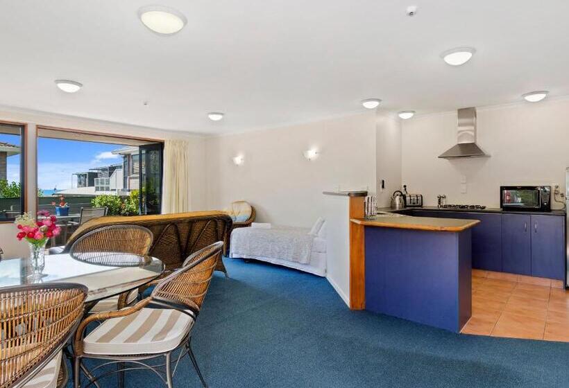 Boatshed Motel Apartments