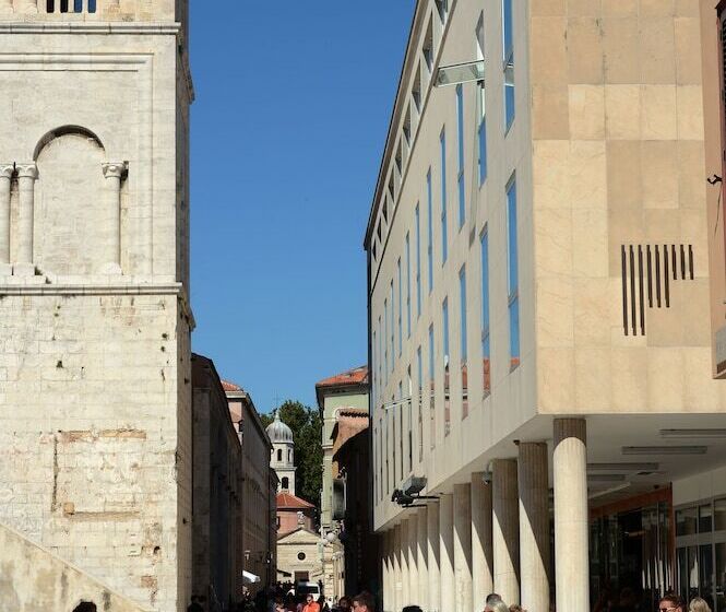 Boutique Hostel Forum