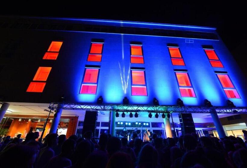 Boutique Hostel Forum