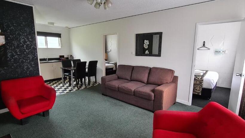 Forgotten World Motel