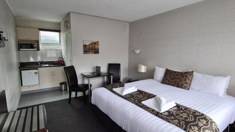 Forgotten World Motel