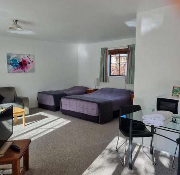 Glenalvon Lodge Motel