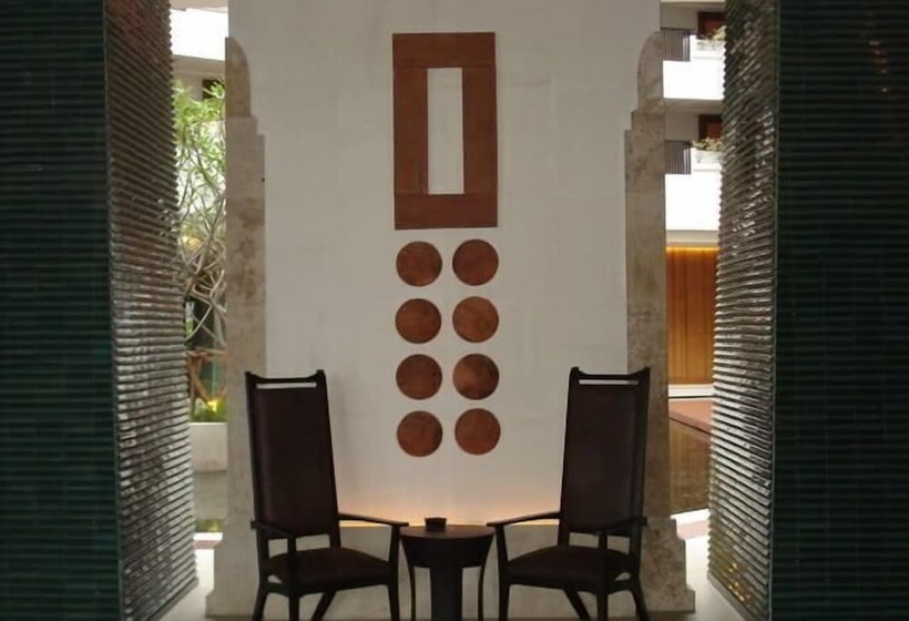 هتل Adinkra Plaza