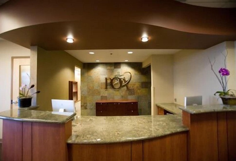 هتل Adinkra Plaza