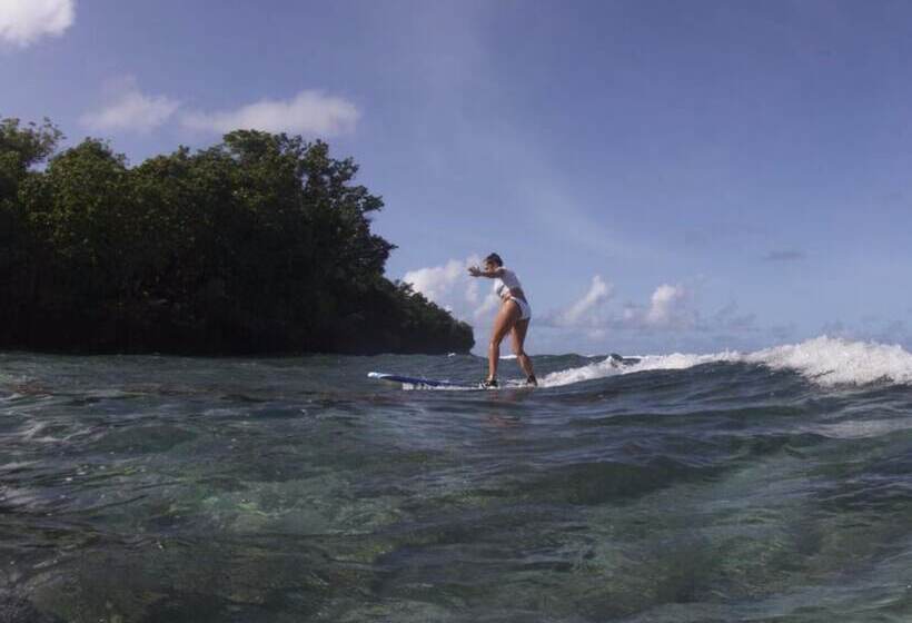 هتل Aganoa Lodge Samoa