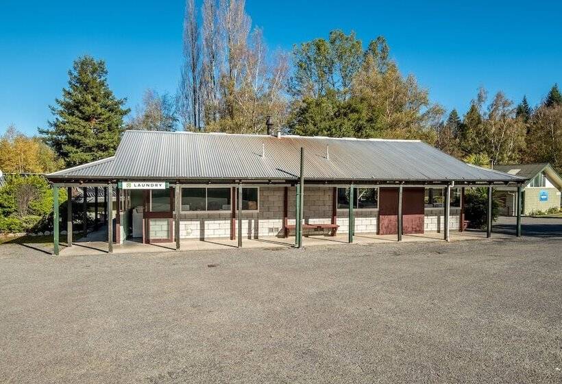 호텔 Alpine Adventure Holiday Park