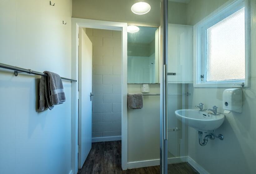 호텔 Alpine Adventure Holiday Park