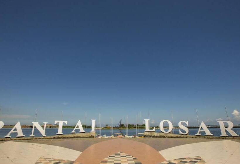 בית מלון כפרי Amaris Hertasning   Makassar