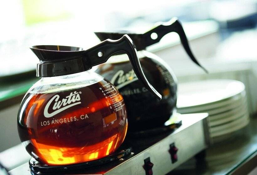 בית מלון כפרי Amaris Hertasning   Makassar