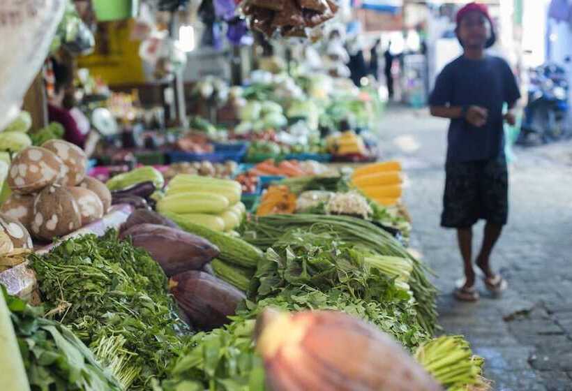 בית מלון כפרי Amaris Hertasning   Makassar