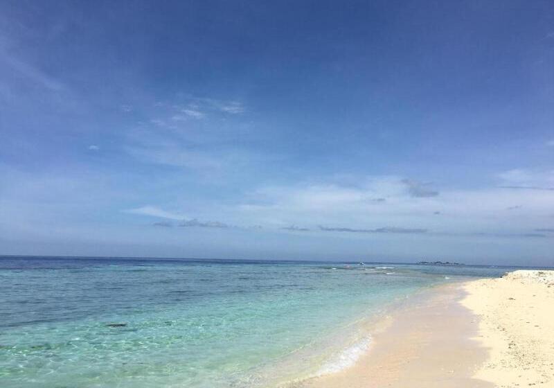 בית מלון כפרי Amaris Hertasning   Makassar